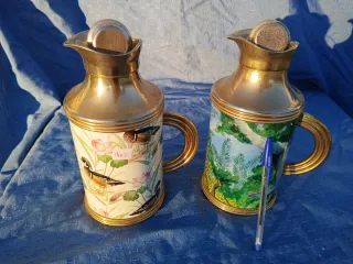 Jarras Vintage Doradas con Aves