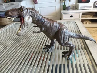 Tiranosaurio Rex Ataque Total Jurassic World