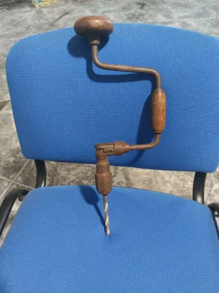 Taladro de manivela antiguo