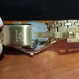 Reloj Jaguar Dorado de Brazalete