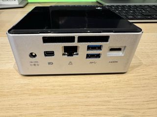 Mini PC Intel NUC 5i5RYH con design compatto ed elegante