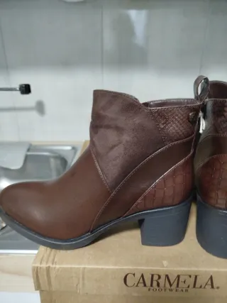 Botines de piel Carmela marrones