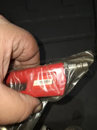 Pistola de pintura y petrolear