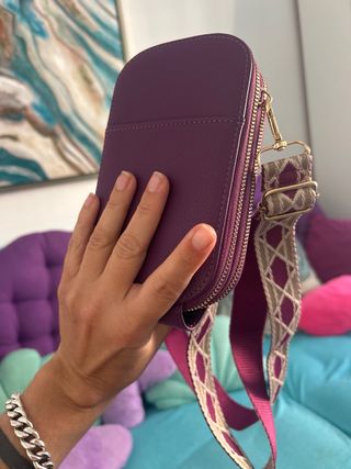 Bolso bandolera morado móvil y cartera