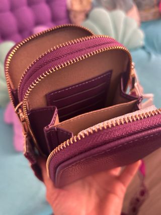 Bolso bandolera morado móvil y cartera