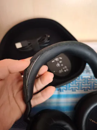 Auriculares Sennheiser Momentum 4 Negros