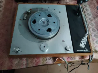Tocadiscos Thorens  TD 150 MK II AB.
