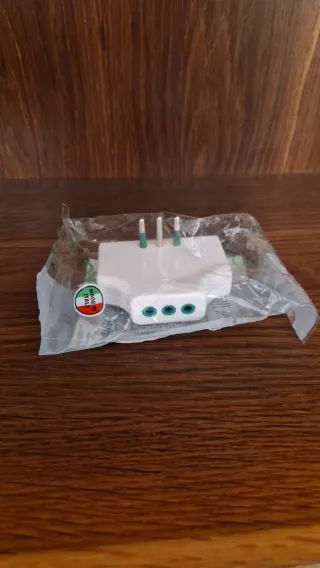 Adaptador Enchufe Blanco 3 Tomas Italia