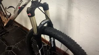 ROCKRIDER NEUF 9.2 MOUNTAIN BIKE.