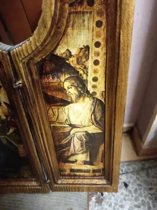 Tríptico religioso antiguo