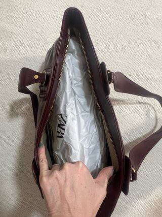Bolso de hombro Zara rojo bordeau