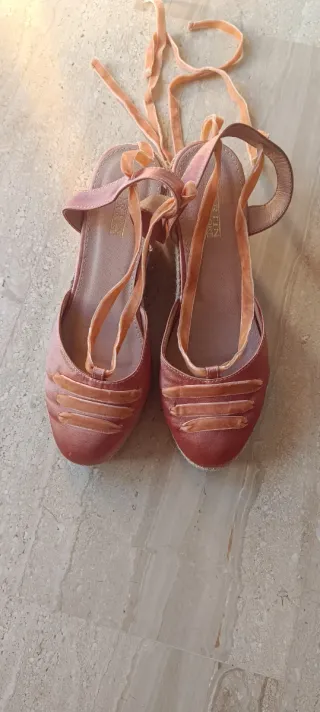 Zapatos de fallera salmón con plataforma