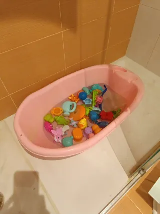 Bañera bebé + jugeuetes