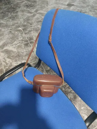 Cámara de fotos antigua de cuero