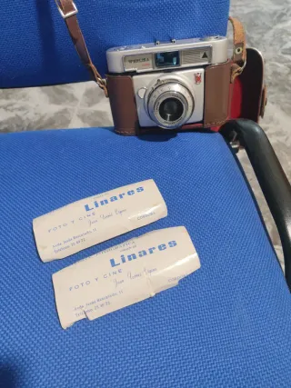 Cámara de fotos antigua de cuero