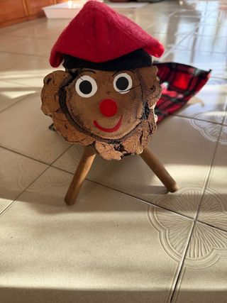 Caga Tió de madera artesanal
