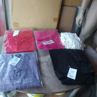 Stock abbigliamento nuovo