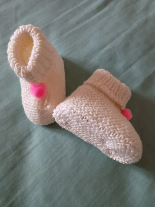 Botitas bebé tejidas a mano rosa