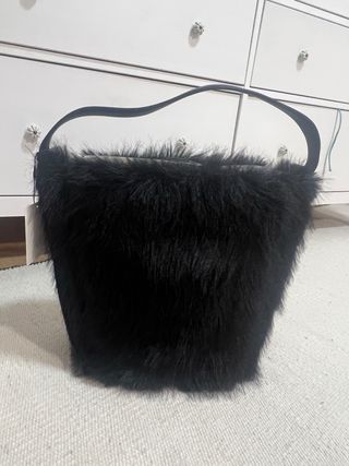 Bolso saco pelo negro