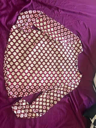 Blusa estampada burdeos y rosa