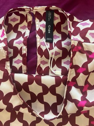 Blusa estampada burdeos y rosa