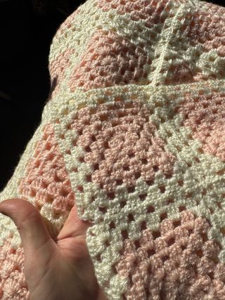 Coperta lana uncinetto rosa bianco handmade