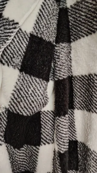 Casaco largo cuadros blanco y negro muy calentito