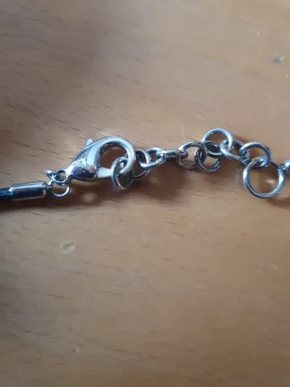 Colgante Cruz LOTUS Negro y Plateado