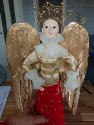 Figura Ángel Navidad Dorada Roja,falda aterciopela