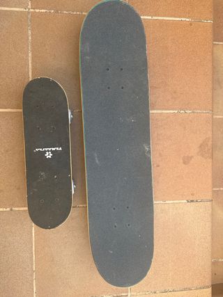 Monopatín grande y pequeño