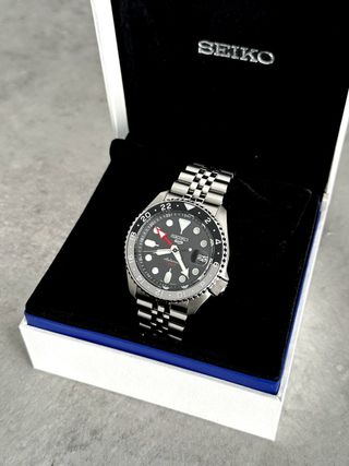 Seiko 5 Sports GMT Gris Negro