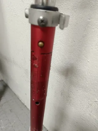 Patinete infantil rojo y negro