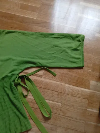 Jersey Zara verde con lazada