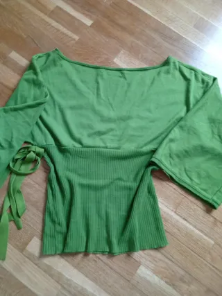 Jersey Zara verde con lazada