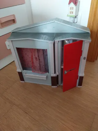 Casita de Barbie con muñeca Barbie