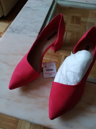 Zapatos Stradivarius rojos talla 39