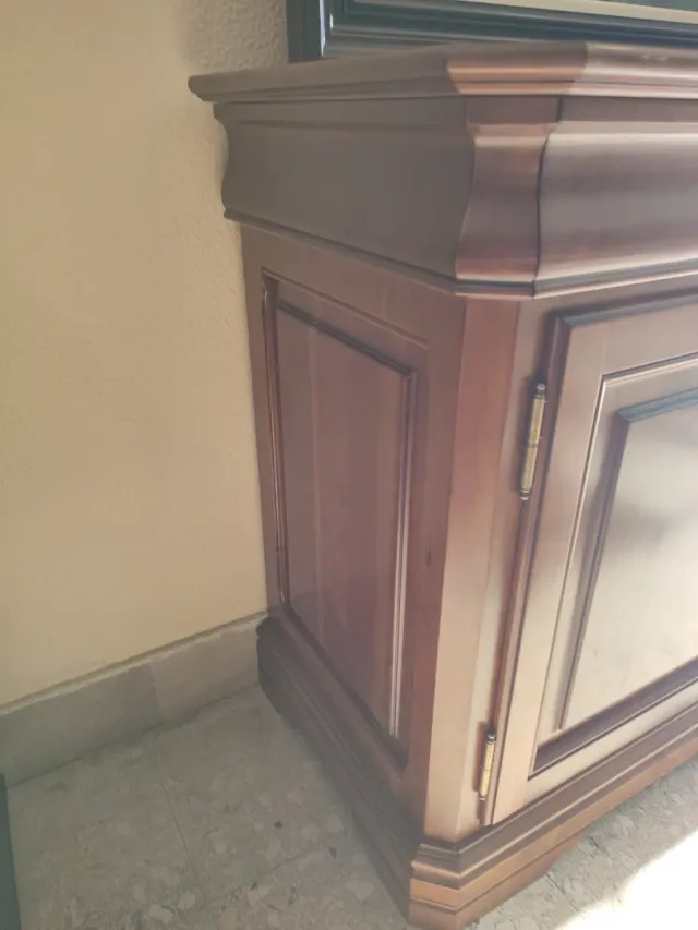 Aparador de madera maciza