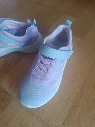 Zapatillas Skechers Niña Rosa y Morado
