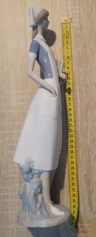 Figura Lladró Enfermera