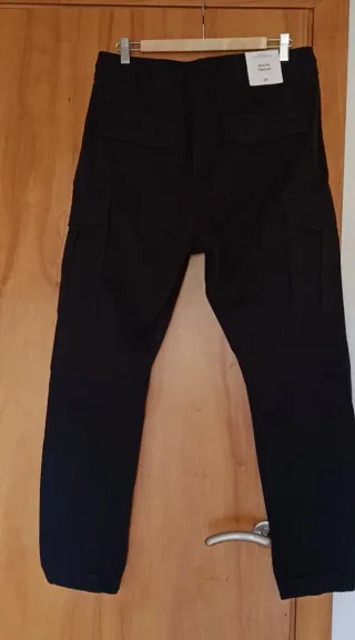 Pantalón cargo azul marino hombre