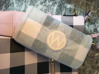 Borsa a quadri rosa e nera