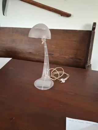 Lampada da tavolo trasparente della Veneta Lumi