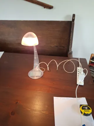 Lampada da tavolo trasparente della Veneta Lumi