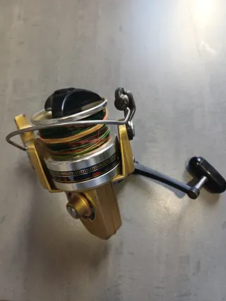Carrete de pesca Daiwa gold GS9