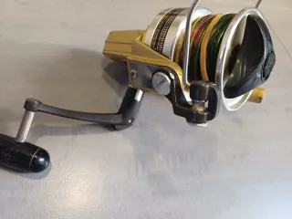 Carrete de pesca Daiwa gold GS9