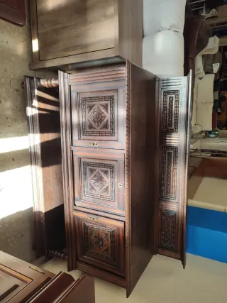 Aparador antiguo de madera