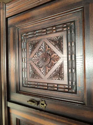 Aparador antiguo de madera