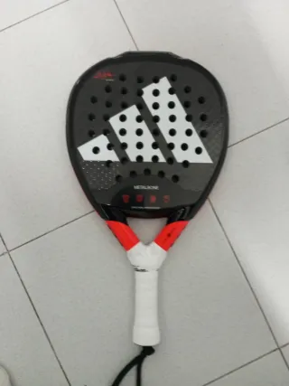 Pala Pádel Adidas Metalbone Casi Nueva