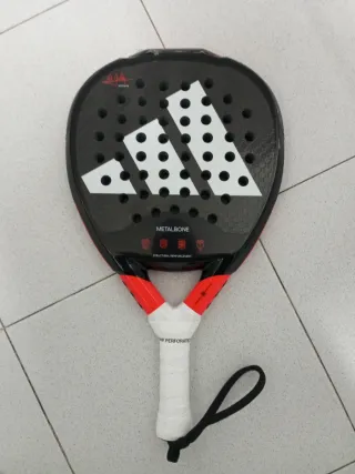 Pala Pádel Adidas Metalbone Casi Nueva