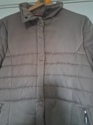 Chaqueta acolchada beige